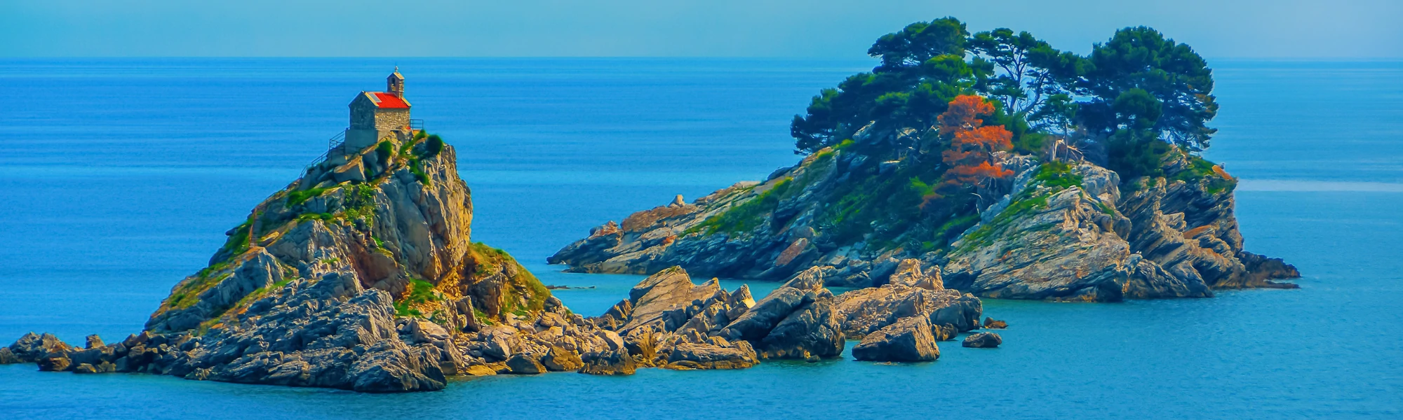 Kaplica na skalnej wyspie w Petrovac na Moru, Czarnogóra