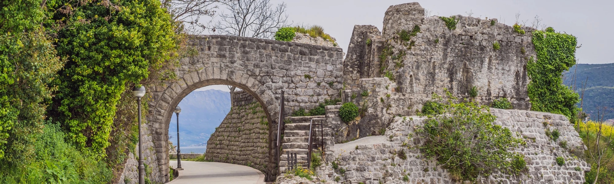 Średniowieczne umocnienia na starówce Herceg Novi, Czarnogóra